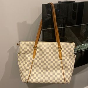 Authentic Louis Vuitton Totally MM Damier Azur